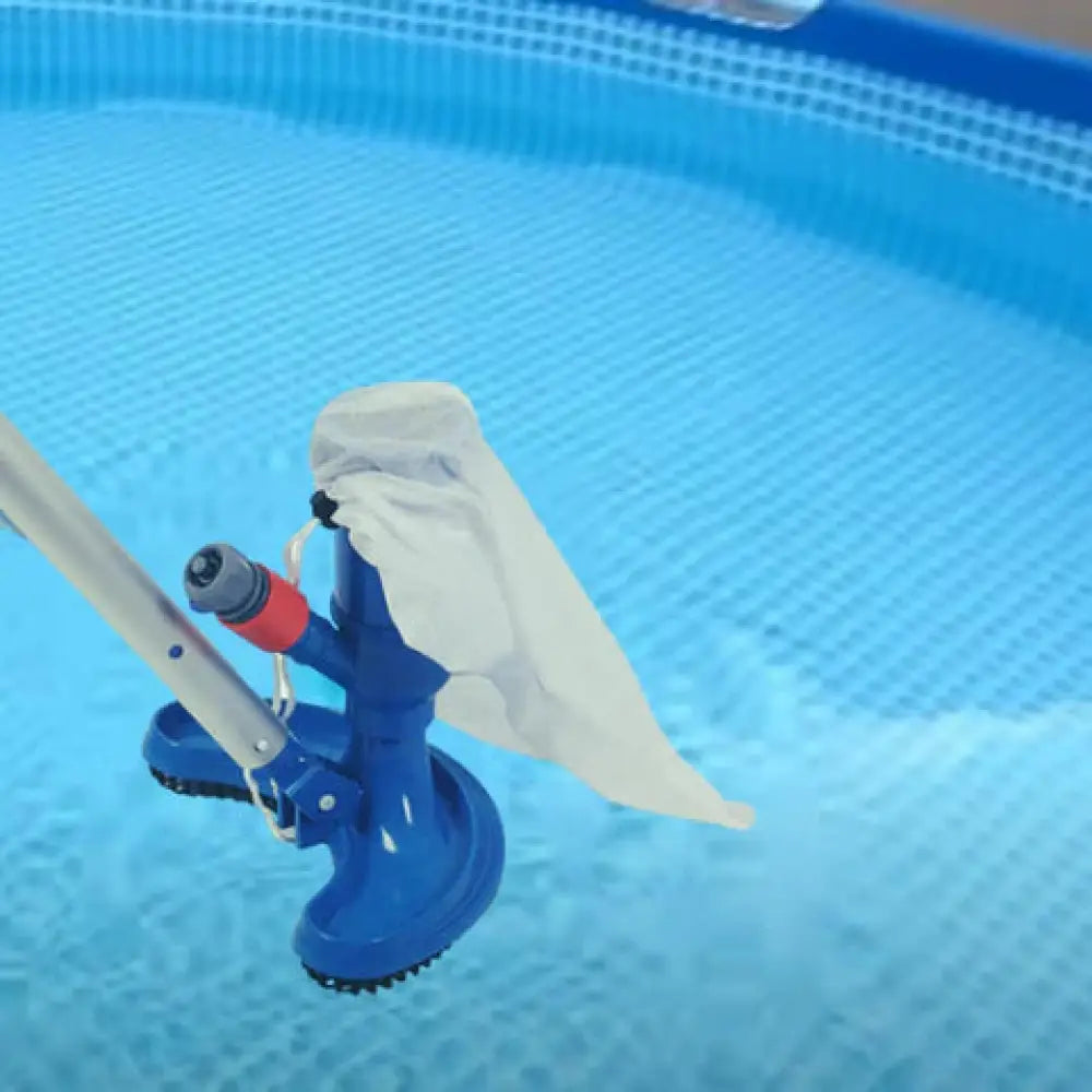 Aspirador de Piscina a Vácuo UltraClean - Prático e Econômico 02